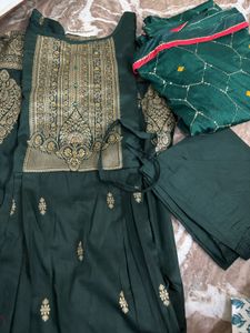 Sangria Super Comfortable Suit Set