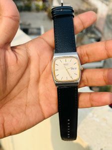 Seiko vintage tank Quartz Watch