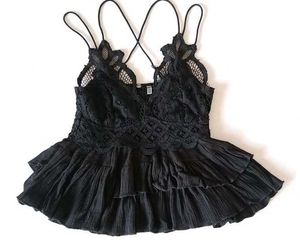 Black Lace Tiered Cami 🖤