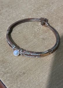 Bracelet And Pearl Hair Clip Combo