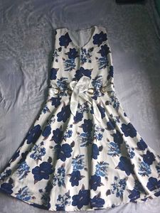 Floral Print Dress🤍💙✨