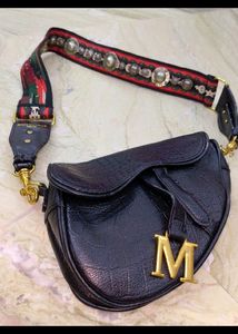 Luxurious Sling Side Bag