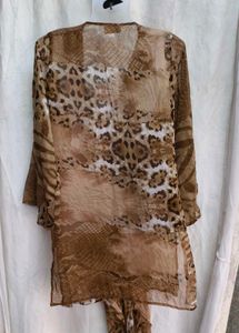 11412.Animal Print Embellished Top
