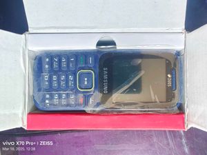 Samsung Guru Music 2