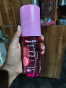 combo of plum and aqualogica body mist