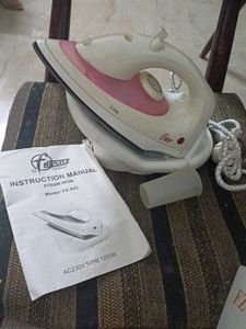 New Steam Iron Proper Working Condition
