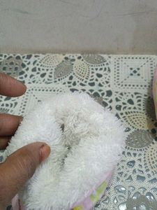 Bahut Hi Pyare Baby Girl Woolen Shoes