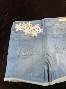 Stylish Light Blue Denim Shorts with Floral Lace A