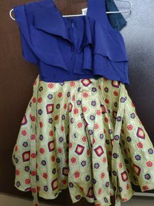 Very Pretty Frock For 4 To 8 Years Girls