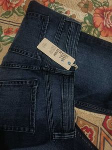 New 🥰 Straight feet Jeans ( Female )