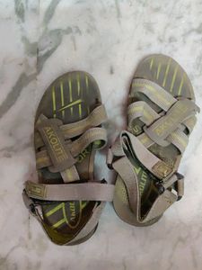 Flotters In Good Condition For 6-7 Years Old Kids