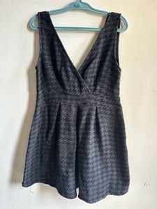 Stylish Patterned Black Sleeveless V-Neck Dress