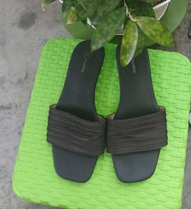 Zudio Flat