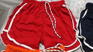 Hot Pant    4 Pies Girl Only