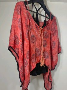 CROP DEEP NECK TOP WITH BLACK INNER