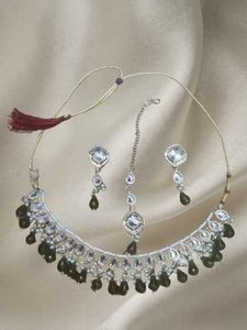 Elegant Kundan Jewelry Set