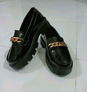 Trendy Chunky Loafers 🖤
