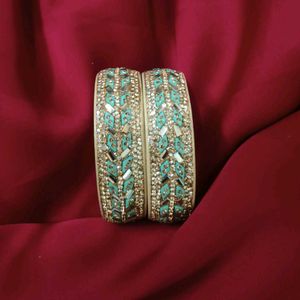Elegant Lac Bangle / kada Set