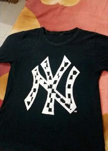 NY Yankees Graphic Tee