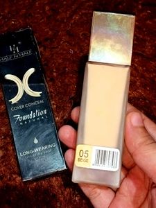 FOUNDATION WHICH GIVE U NATURAL LOOK
