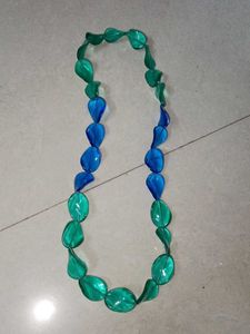 Green And Violet Colour Chain