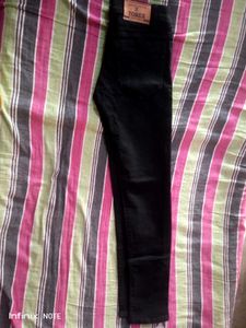 black skinny jeans