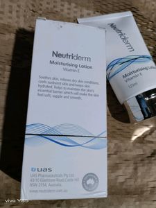 Neutriderm Moisturizing Lotion
