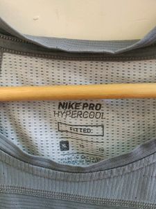 nike pro hypercool Tshirt (flaws)