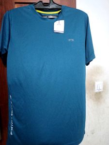 New With Tag Tshirt Xl