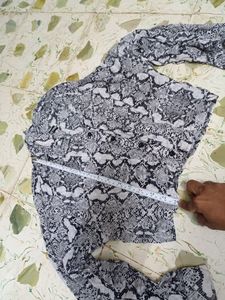 Top Small Size S