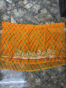 A Chiffon Saree With Blouse Piece