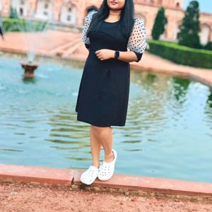 Chic Black Polka Dot Sleeve Dress