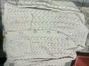 woolence sweater hath ka banaa hua