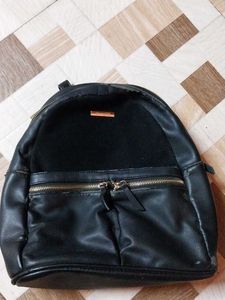 Black Bagpack