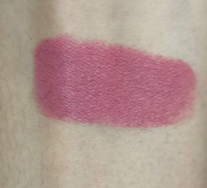 STAZE 9TO9 BRANDED UNUSED LIPSTICK SHADE 01