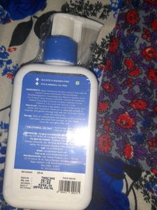 Derma Co Gentle Cleanser For Dry, Normal Skin