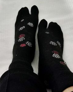 Toe Socks with Floral Pattern 🌼