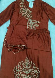 ❤️ BRAND New Silk Embroidery Kurta &amp; Pant Dupatta