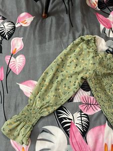 Green Puffy Full Sleeve Top