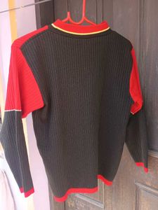 Sweatshirt