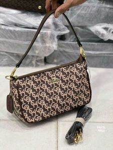 COACH NEW MODEL ZIPPER SLING WITHOUT BOX