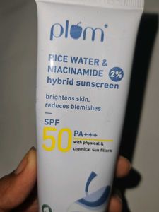 Plum Rice Water &amp; Niacinamide Sunscreen