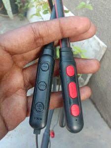 2pcs Bluetooth wireless Earphones