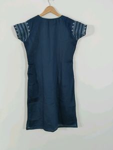 Navy Blue Embroidered Kurta Set (Women)