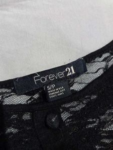 🖤Forever 21 Croptop🖤