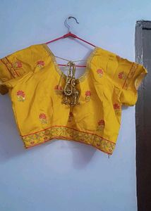 price dropped!!! heavy mustard lehenga