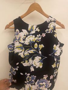Fancy Floral Formal Top🩵🩵