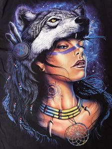 last pc Wolf Graphic Print T-Shirt night glowing