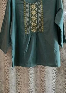 Embroidered Green Tunic Top 💚