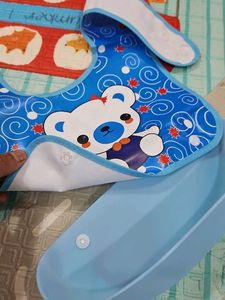 Cute Bear Print Baby Bib.   Not Used Once ...
